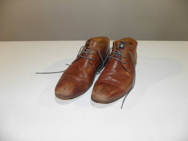 Entretien chaussures cuir : bien utiliser le cirage de marque Saphir