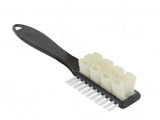 Brosses pour nettoyer et détacher les chaussures en daim ou nubuck